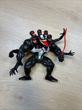 Vintage 1996 Toy Biz Spider-Man: Planet of the Symbiotes "Venom the Madness" Toy